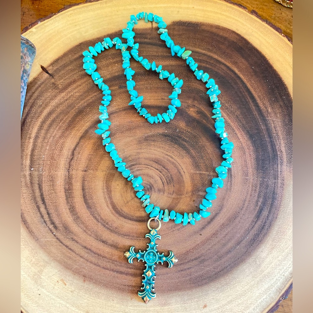 Necklace 📿 gold turquoise color dimensional cross, turquoise stones, silver fun